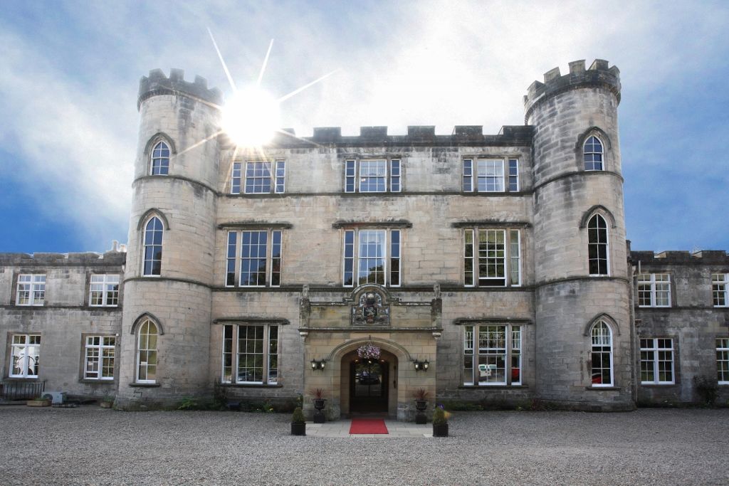 โรงแรมเมลวิลล์ คาสเซิล Lasswade ภายนอก รูปภาพ